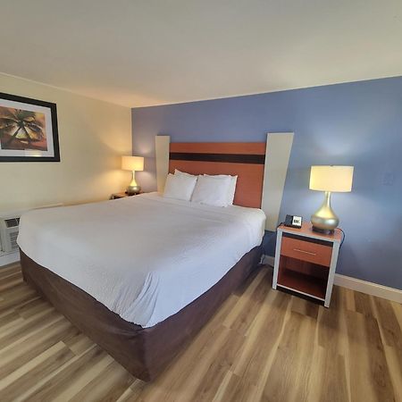 Days Inn By Wyndham - Cape Cod West Yarmouth Ngoại thất bức ảnh