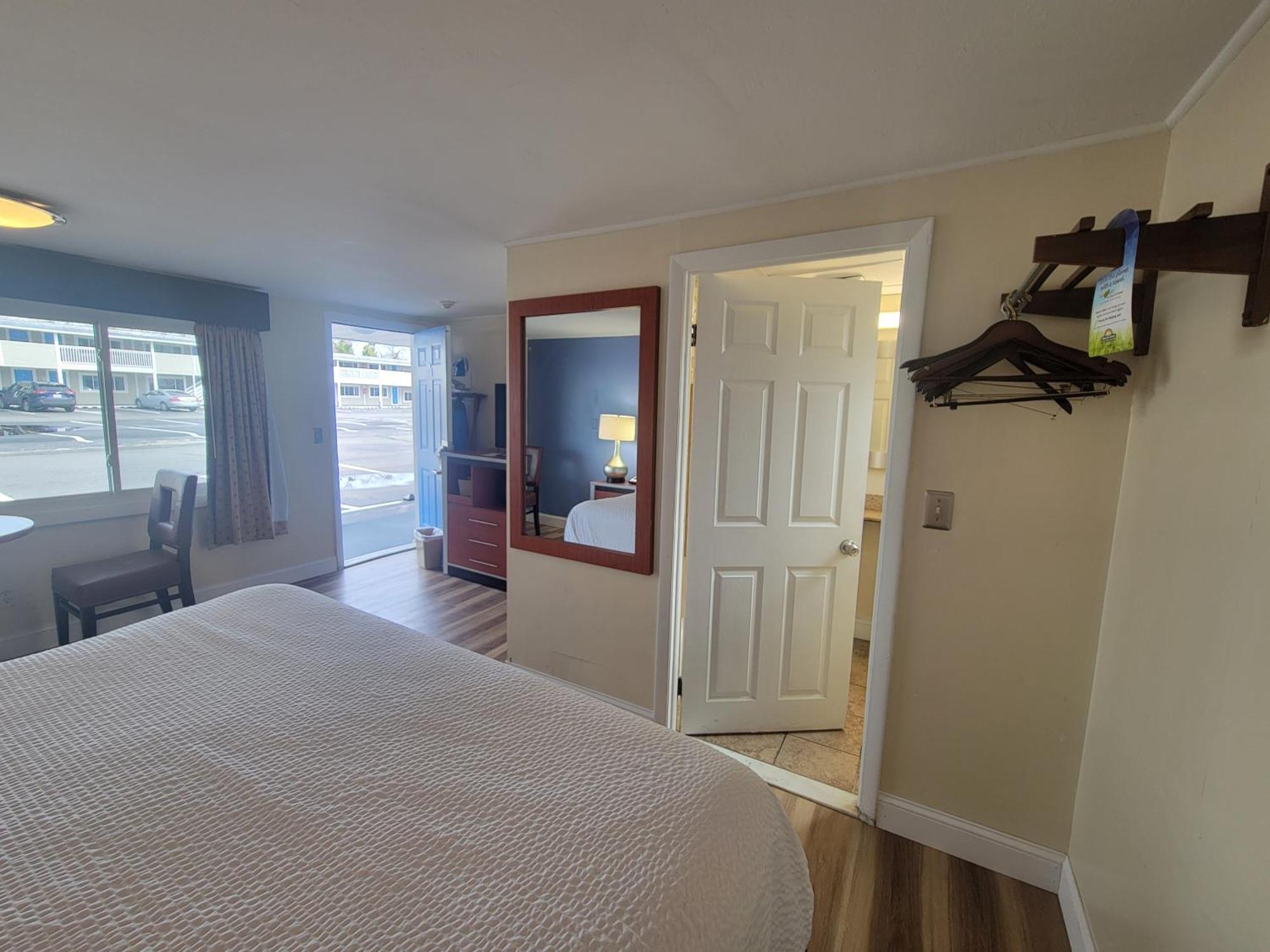 Days Inn By Wyndham - Cape Cod West Yarmouth Phòng bức ảnh