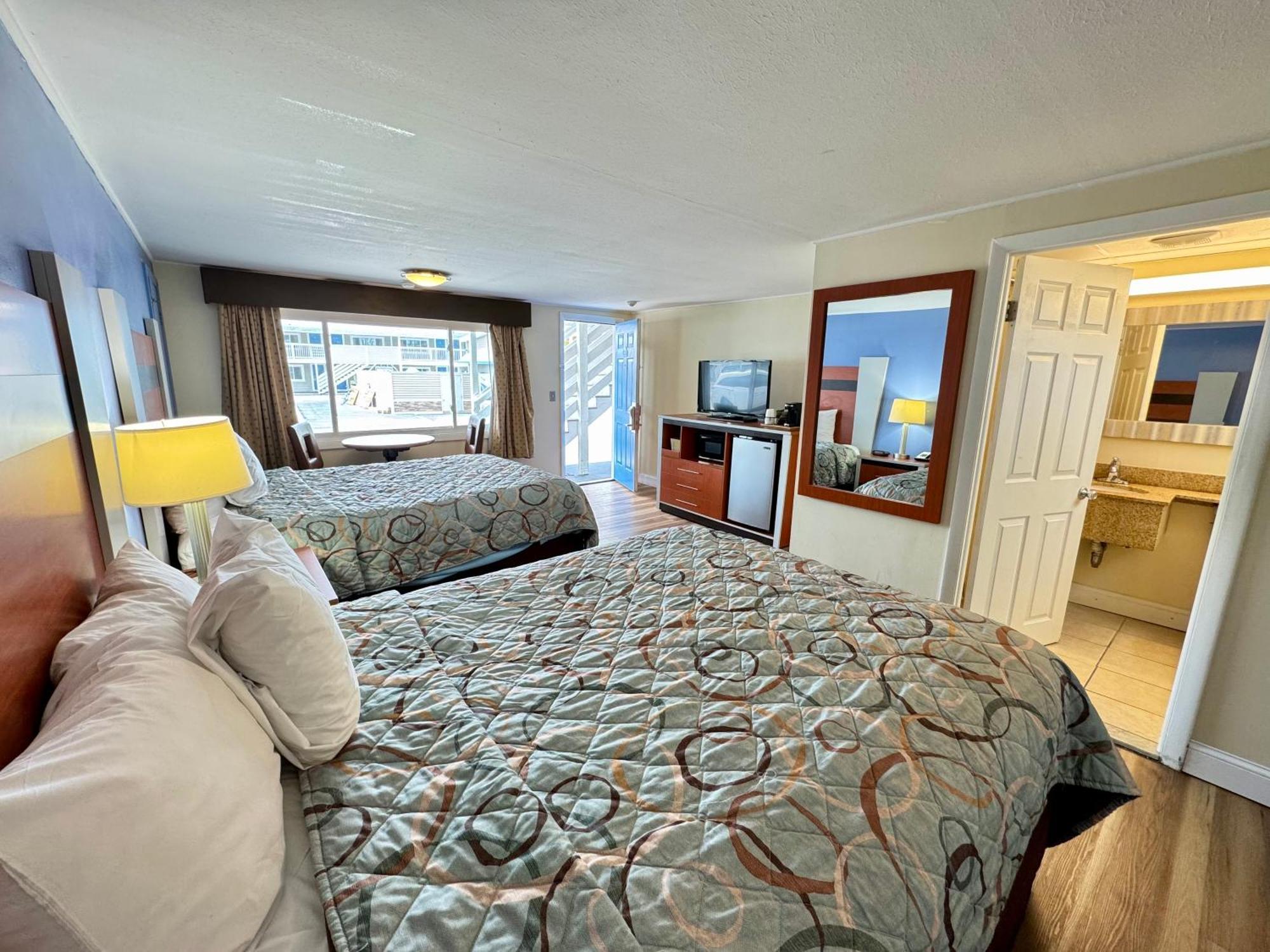 Days Inn By Wyndham - Cape Cod West Yarmouth Ngoại thất bức ảnh