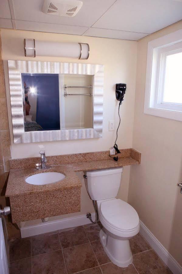 Days Inn By Wyndham - Cape Cod West Yarmouth Ngoại thất bức ảnh